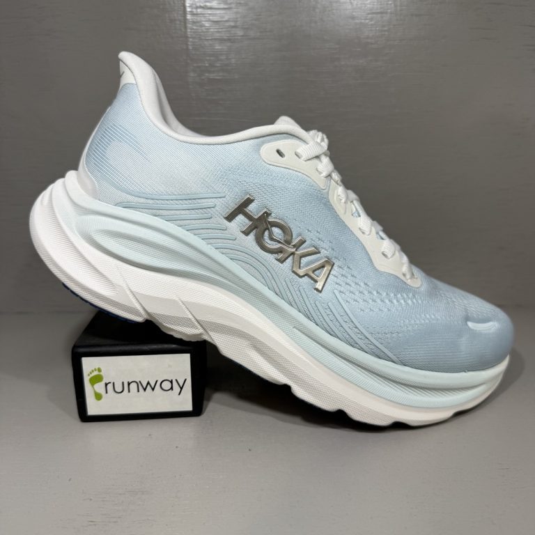 נעלי ריצה נשים HOKA CLIFTON 11 רוחב D רחב תכלת FMM
